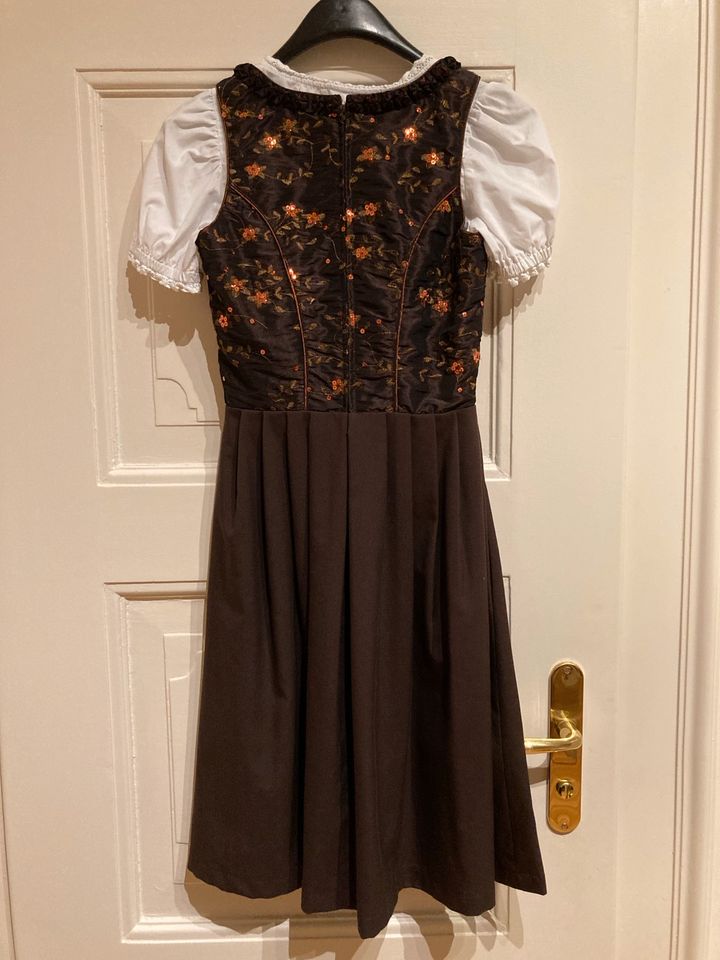 Dirndl inkl. Bluse und Schürze Größe 32/34 in Nürnberg (Mittelfr)