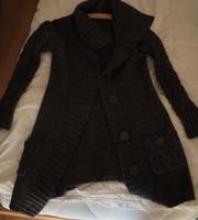 graue Strickjacke Hessen - Runkel Vorschau