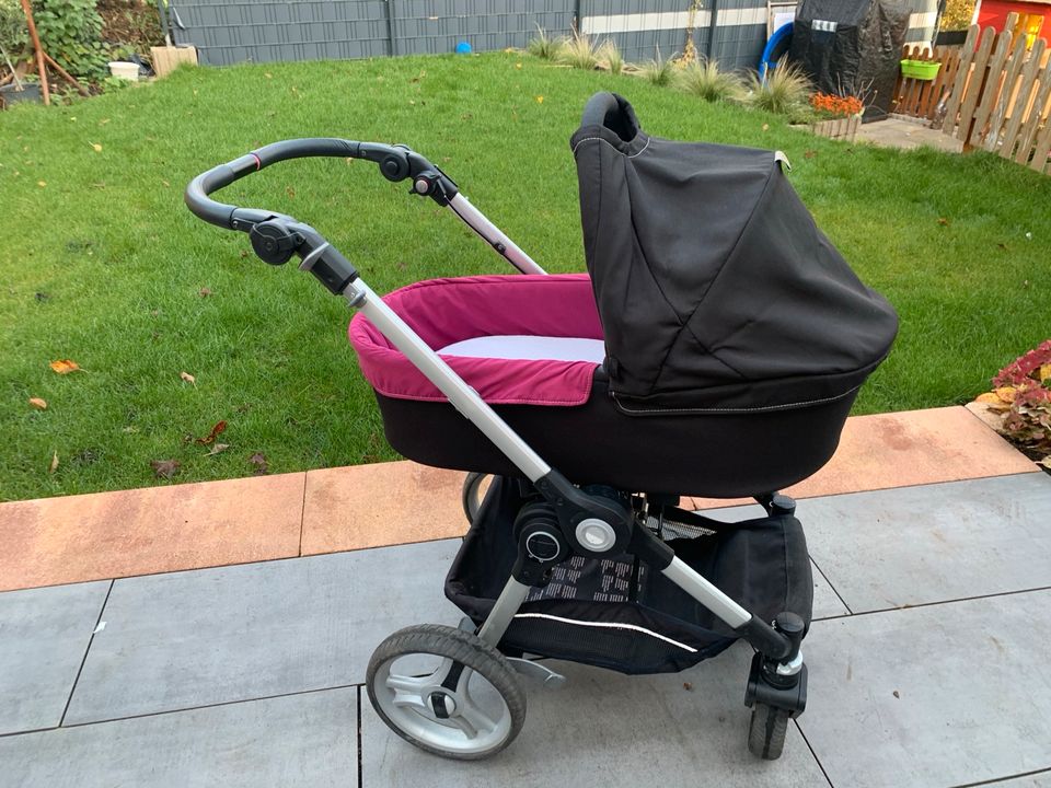 Superschöner Kinderwagen 3 in 1 in Essen