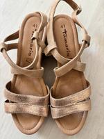 Leder Pumps von tamaris neu Hessen - Bruchköbel Vorschau