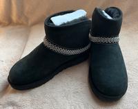 *Neu* UGG Classic Mini Crescent Ankle Boot Gr. 40 Essen - Altenessen Vorschau