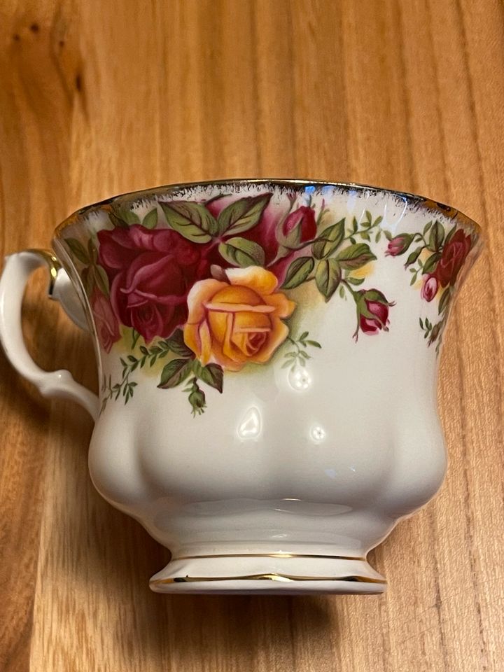 Royal Albert Old Country Roses Kaffetasse Teetasse Untertasse in Hamburg