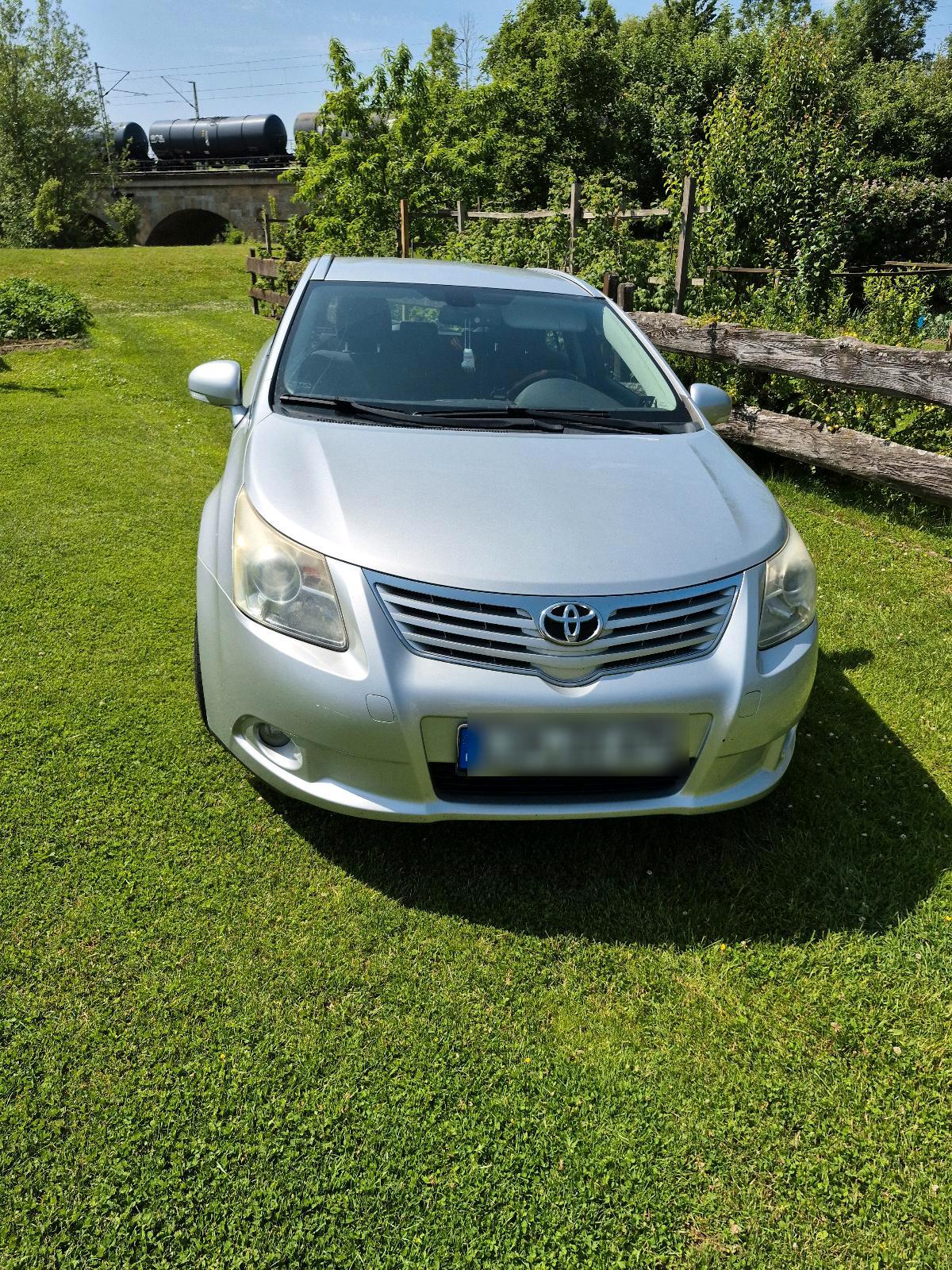 Abbildung des Autos Toyota avensis t27 ...2.…