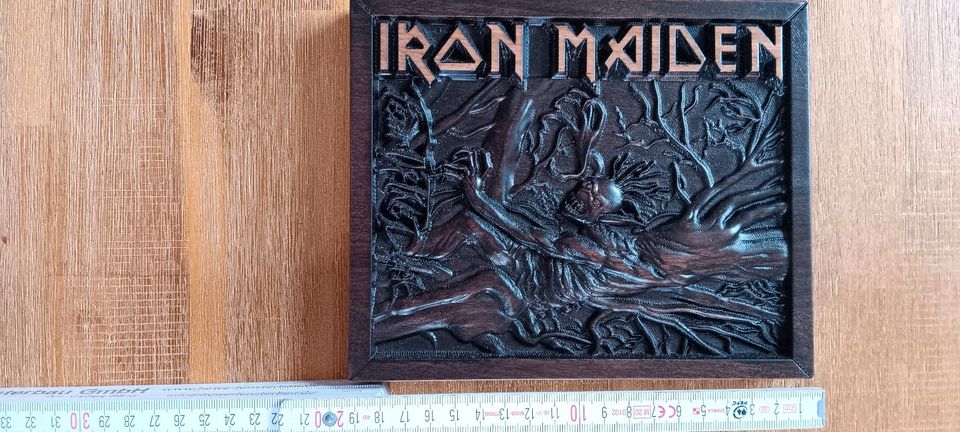 Relief  / Wandbild / Iron Maiden / Massivholz in Winterberg