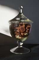 Glasgefäß mir Deckel, Bonbon Glas, sehr dekorativ, inklusive Füll Baden-Württemberg - Reutlingen Vorschau