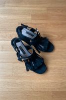 Wildleder Sandalen Leder Absatz Gold 38 / 39 Hamburg-Mitte - Hamburg St. Georg Vorschau