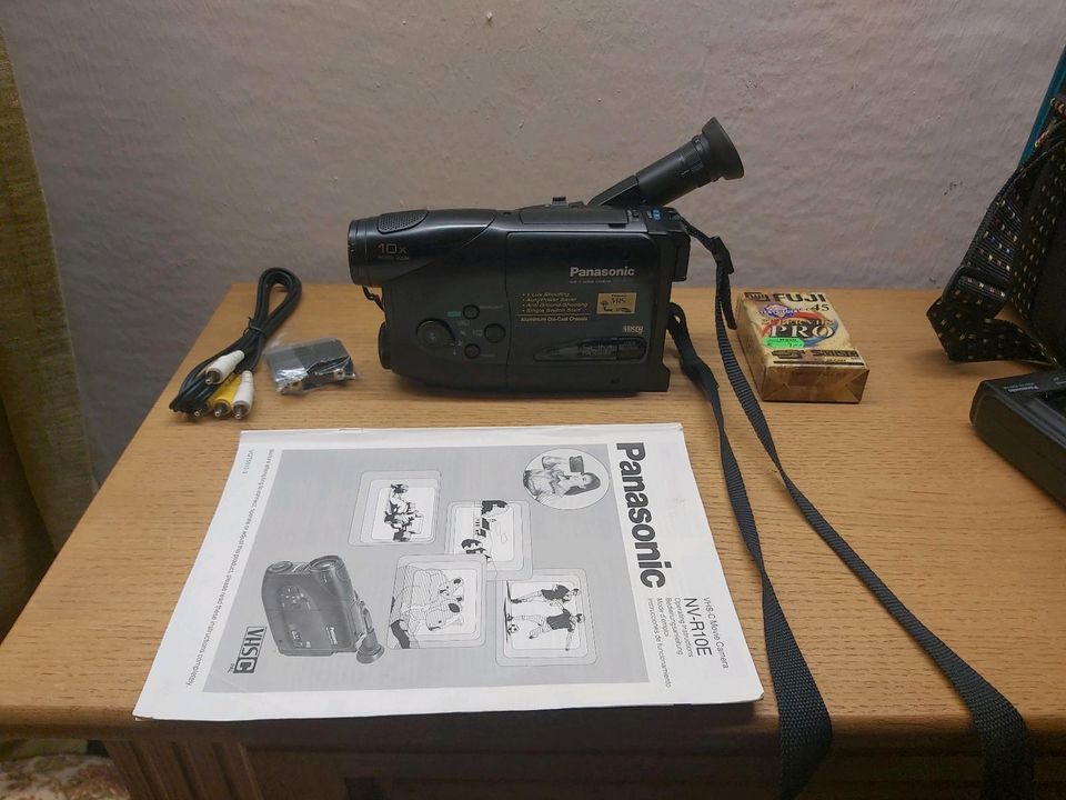 Panasonic Camcorder NV-R10 VHS-C ohne Akku in Kirchdorf b Haag i OB
