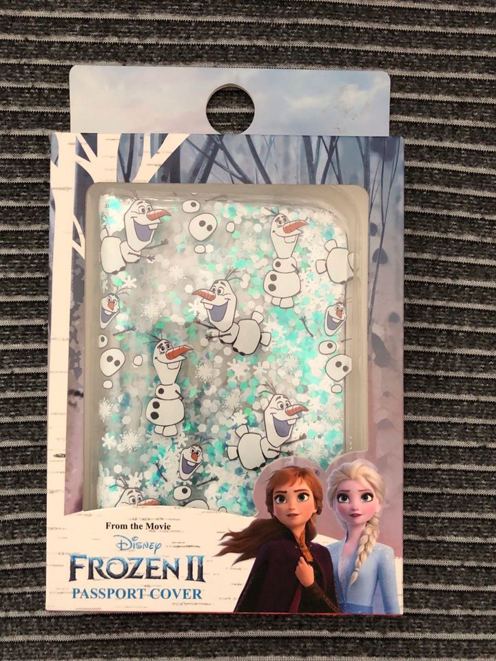 Disney Frozen Olaf Passport Cover Reisepass Hülle Neu in Solingen