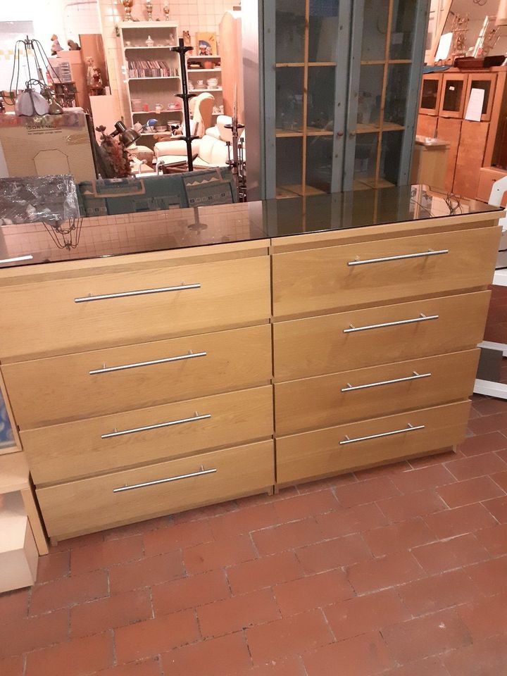 Sideboard mit Glasplatte in Solingen