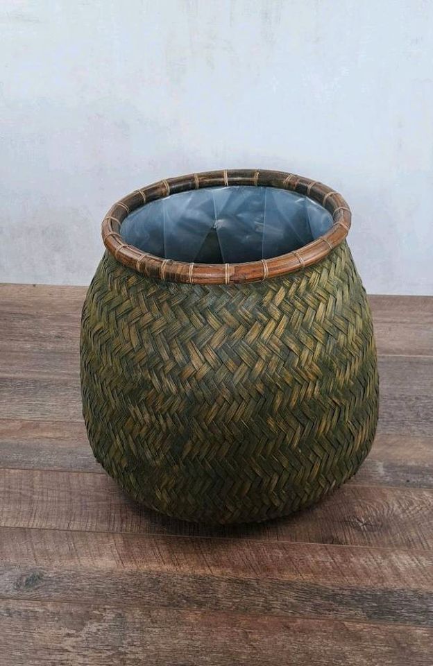 Handgemachte Bamboo Korb XXL Decoratio, Pflanzgefäss, Wäschekorb in Hohenahr