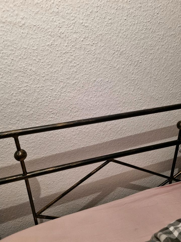 Ikea Metall- Bett  Industriestil  160x200cm in Gehrden