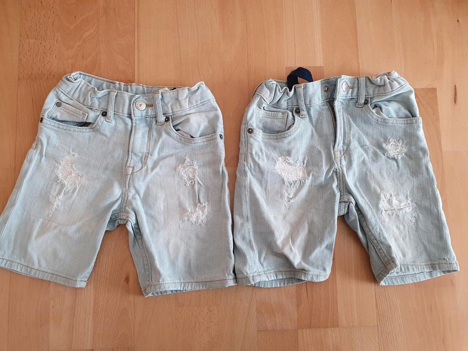 H&M kurze Hose Shorts Jeans Zwillinge Größe 104 in Nuthetal