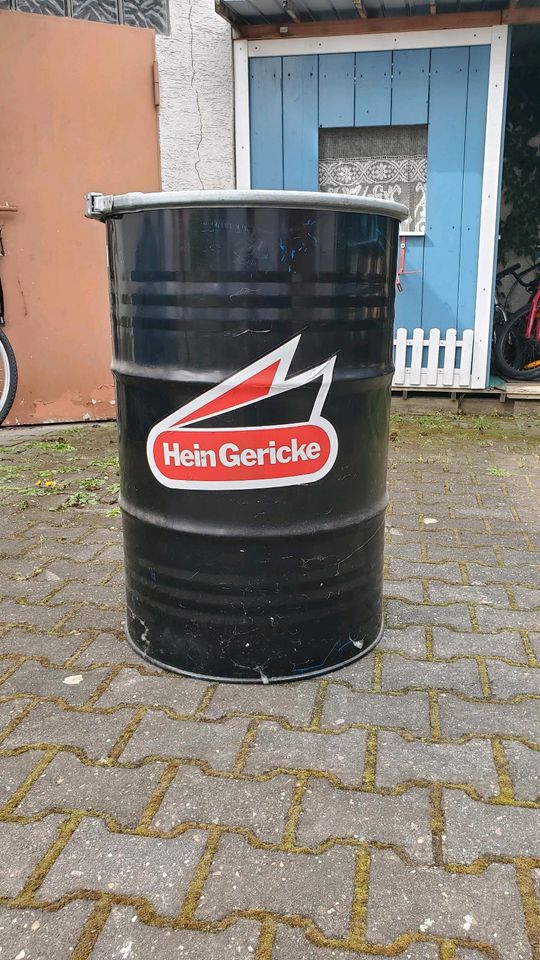 Ölfass Fass Deko Hein Gericke in Wiesbaden