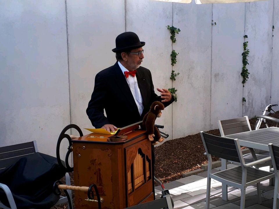 Drehorgelspieler für Hochzeiten Geburtstage, Weihnachtsfeier..... in Hilchenbach