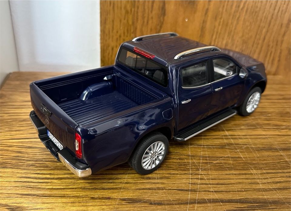 Modellauto 1:18 2017 Mercedes Benz X-Klasse X-Class NOREV in Frankfurt am Main