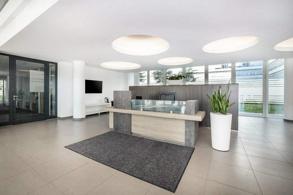 Privater Büroraum für 3 Personen in Regus Airport City in Düsseldorf