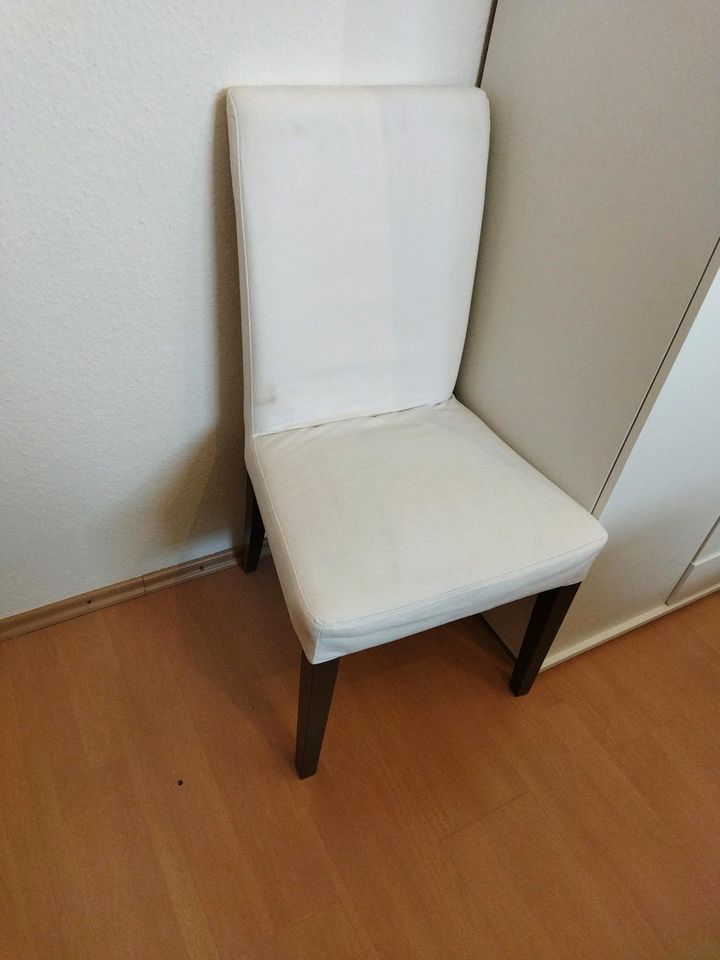Weißer Stuhl in Lippetal