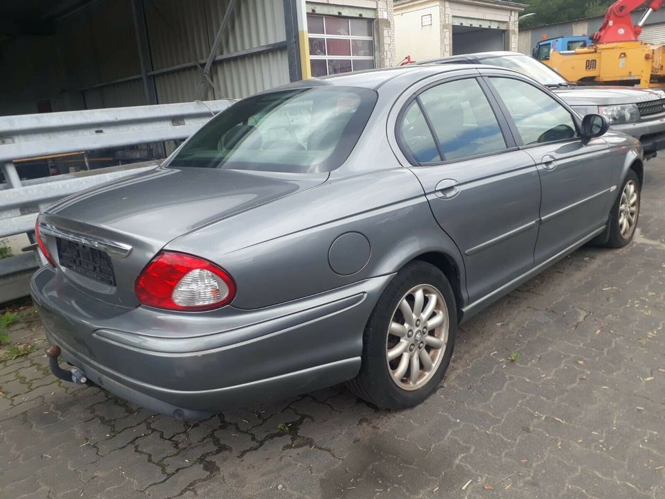 Jaguar X-Type Ersatzteile Gebrauchtteile Schlachtfest Auto teile in Köln