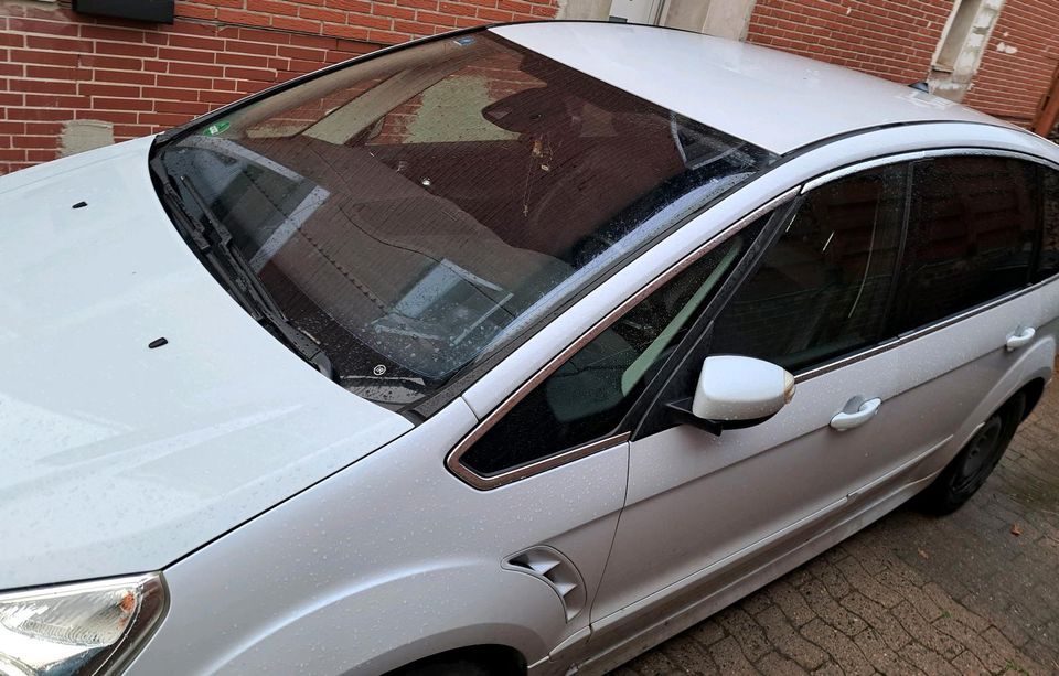 Ford S-Max 2,2 TDCi 200PS DPF Titanium S weiß Perlmut in Helmstedt