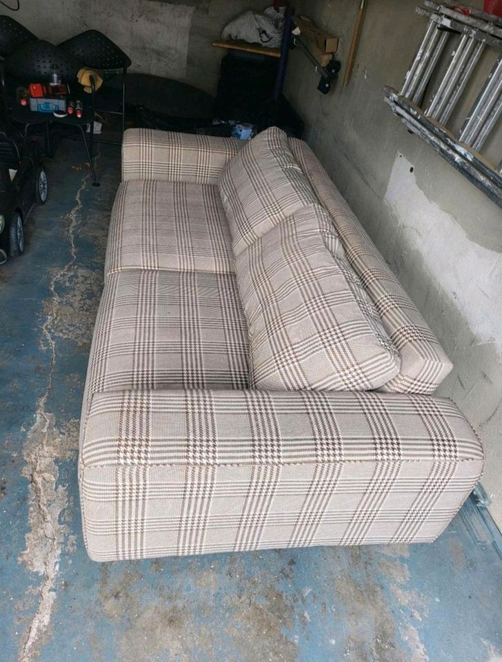 Sofa Couch mit schlaffunktion in Remscheid