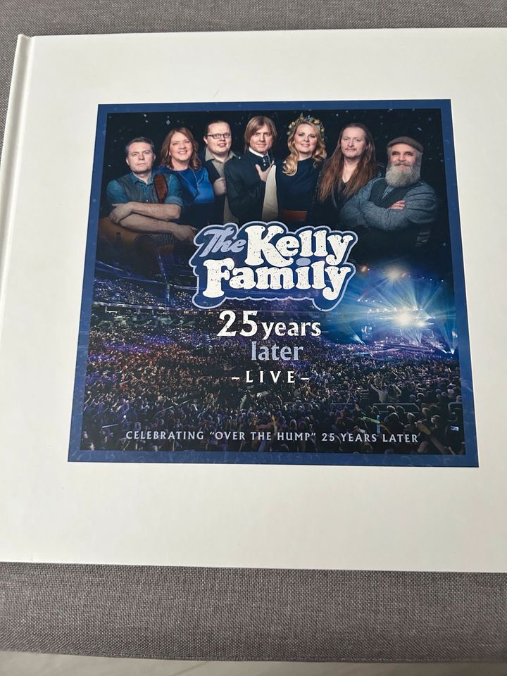 The Kelly Family - 25 Years Later Live Buch in Nürnberg (Mittelfr)