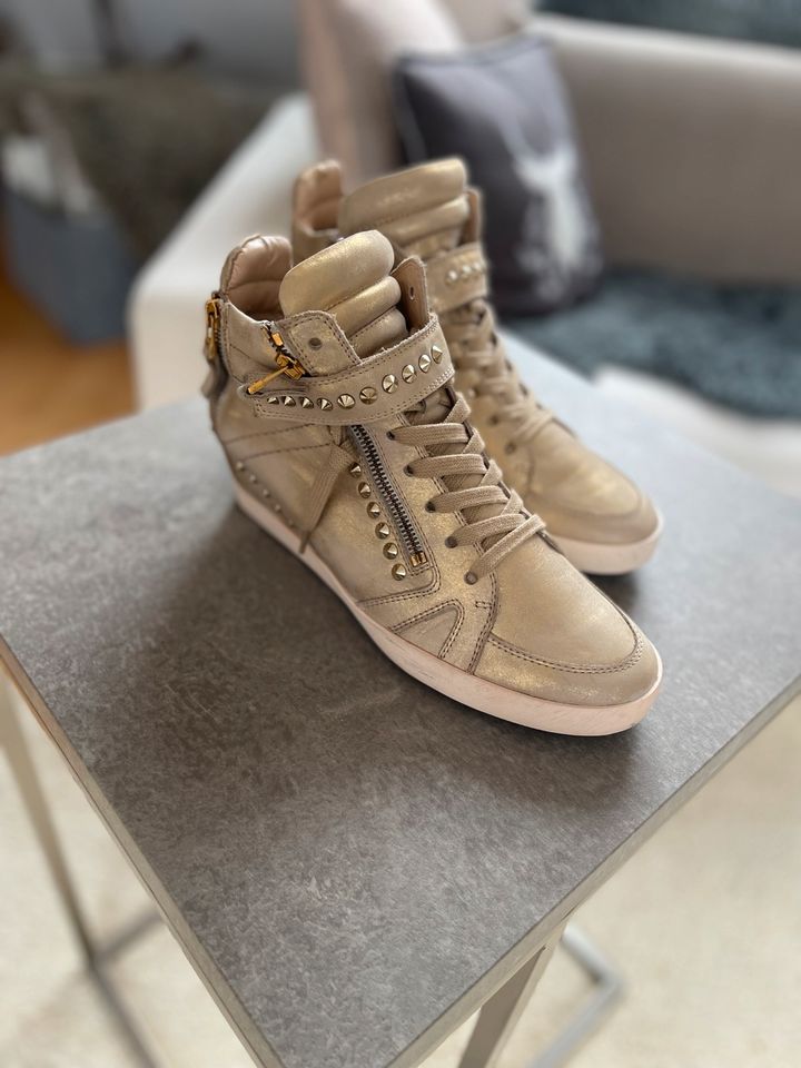 Sneaker von Kennel & Schmenger 6,5 40 Gold wie Neu 1x getragen in Rostock