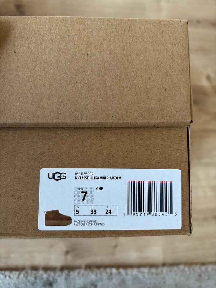 UGG Ultra Mini Platform Boots Stiefel Chestnut 38 mit OVP in Kirchlengern