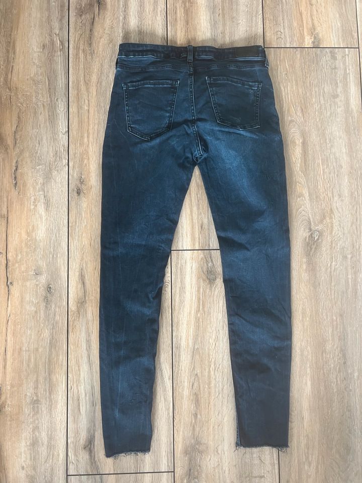 Zara Jeans Gr. 38 in Knittlingen