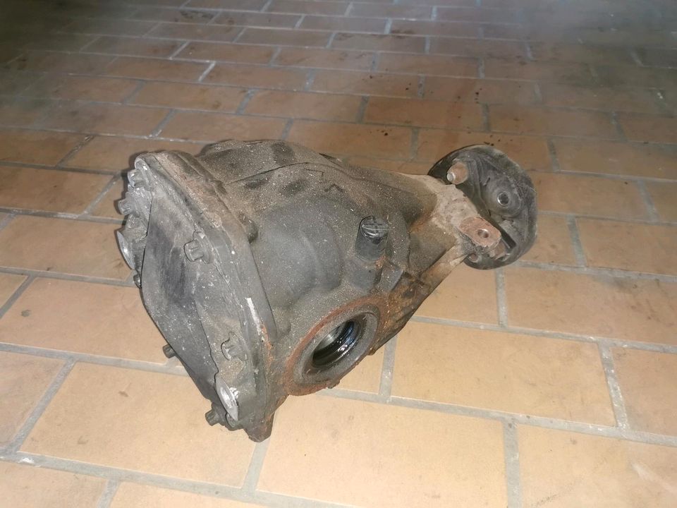 Mercedes C180 C200 Differential Hinterachsgetriebe A 2033510008 in Lippstadt