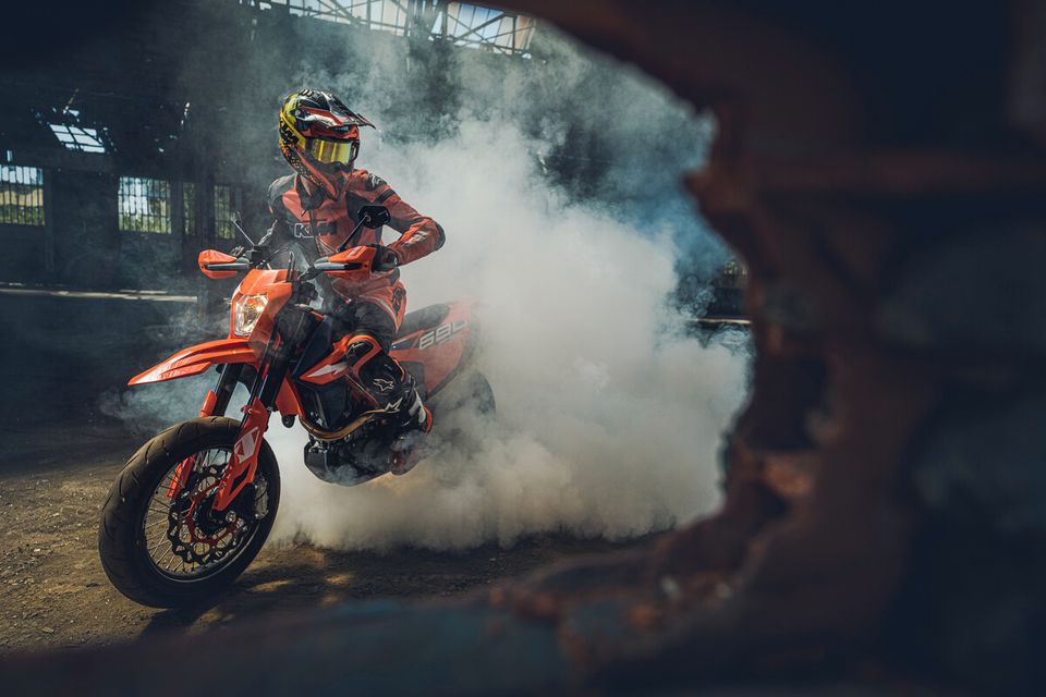 KTM 690 SMC-R 2024 *sofort verfügbar* *Zulassungsprämie* in Winnenden