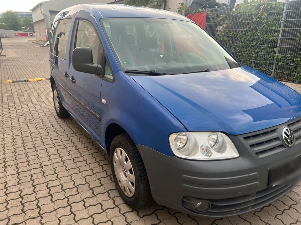 VW Caddy Benziner 1,6 in Hamburg