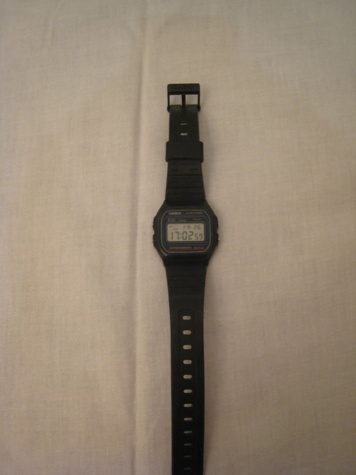 Casio W-59 Vintage Digital-Armbanduhr WR Alarm Chronograph Chrono in München