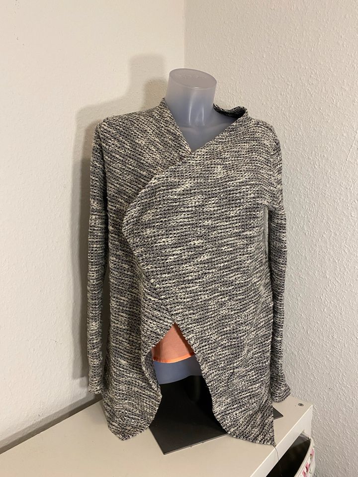 Strickjacke, Übergangsjacke in Bremen