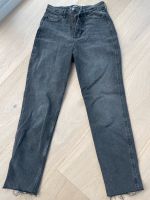 Ultra High Rise Mom-Jeans, Hollister, schwarze Waschung, Gr. 25 Nordrhein-Westfalen - Meerbusch Vorschau