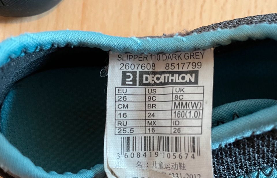 Decathlon Hausschuhe Badeschuhe 26 in Neusitz