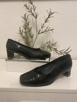 Pumps schwarz Leder v. Garbor Gr. 4 1/2 Guter gepflegter Zustand! Essen-West - Holsterhausen Vorschau