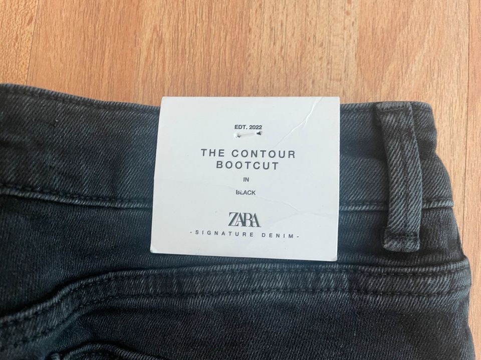 Zara Bootcut Denim Jeans Schwarz - Größe 36 in Bremen