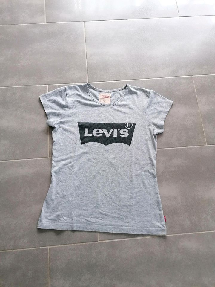 Damen, Teenager und Kinder Tshirt Levi's in Überherrn