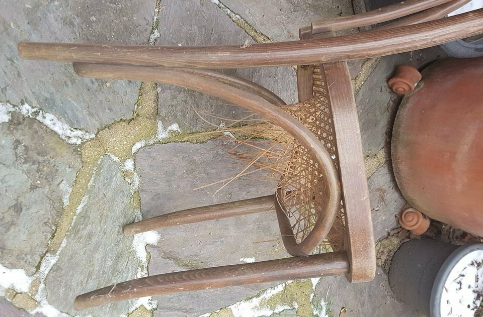 Thonet , kaffeehausstuhl, Sitzfläche defekt,restaurieren nötig in Elsdorf