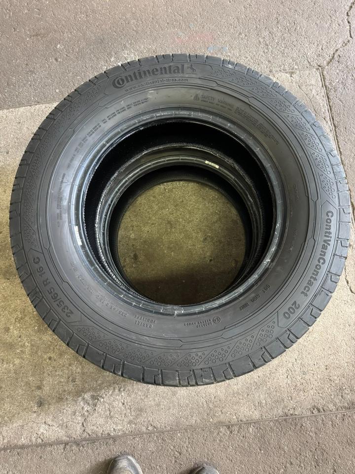 Transporter Sommerreifen 235/65 R16C 115/113 R Continental in Peitz