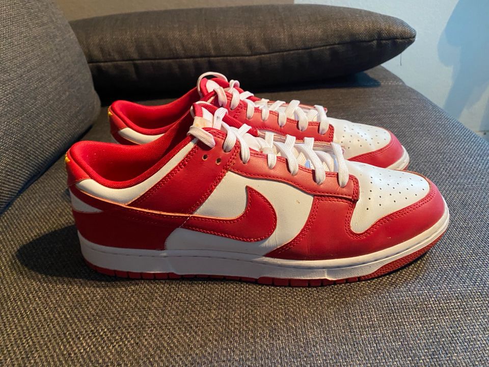 Nike dunk low red in Flensburg