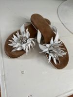 Flip Flop Gr36 weis Leder weiches Flussbett Nordrhein-Westfalen - Gelsenkirchen Vorschau