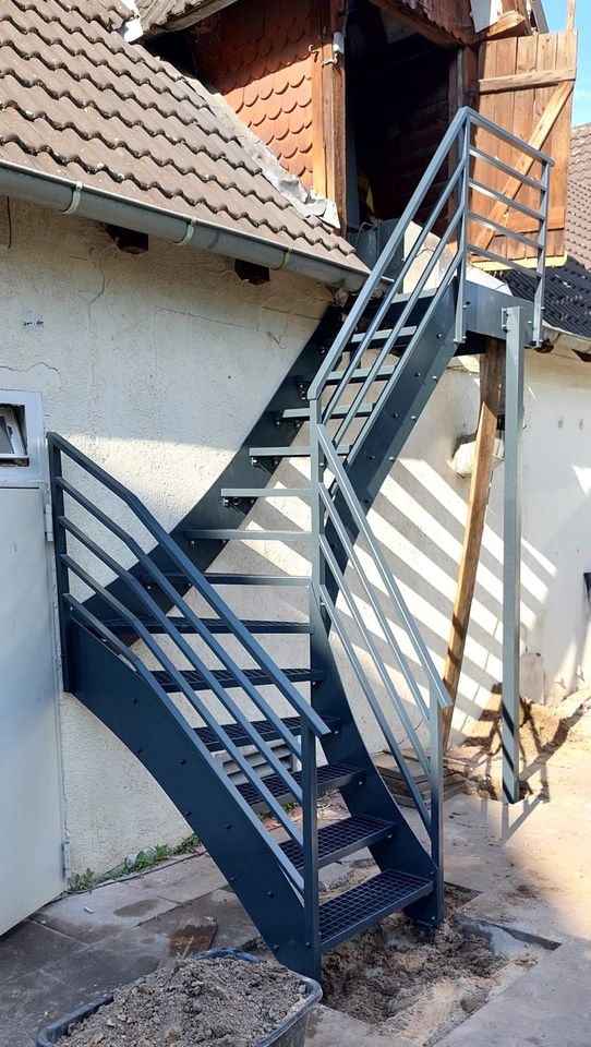 Metalltreppe | Außentreppe | Stahltreppe | Gitterroststufen in Falkensee