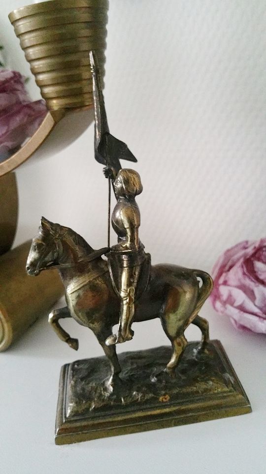 Bronze Pferd Jeanne D'arc Figur in Wiggensbach