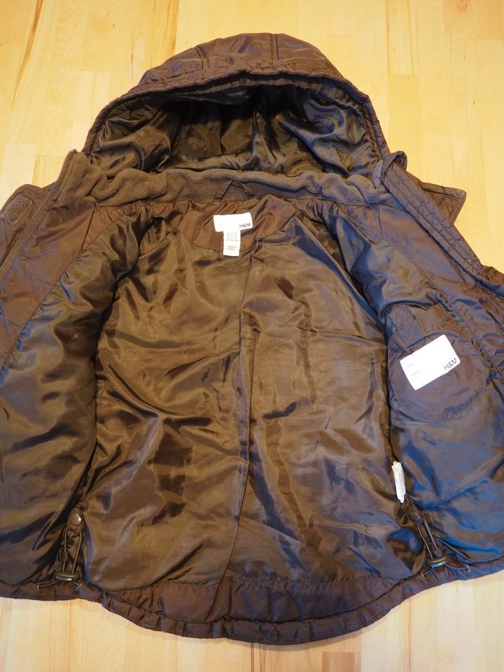 H&M Mädchen Winterjacke, warm, Gr. 122, braun in Steinberg