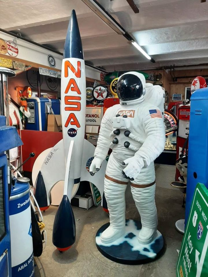 Astronaut Figur groß XXL Skulptur Figur Deko Retro Rakete Mond in Mülheim (Ruhr)