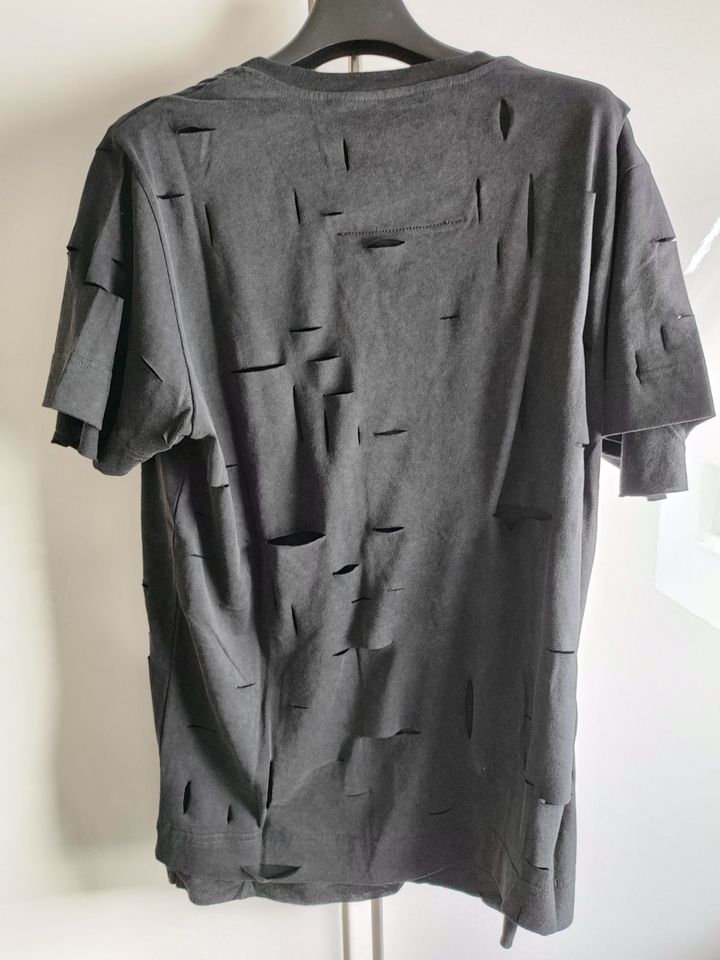 Original Givenchy T-Shirt mit Cut-Out-Aufdruck NEU Größe S in Rüsselsheim