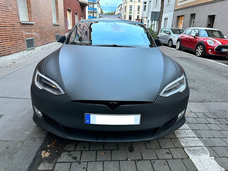 AUTOVERMIETUNG: Tesla Model S P100DL 772PS kostenlos Strom tanken in Köln