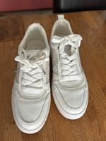 Sportschuhe von Tamaris Größe 40 Hessen - Eltville Vorschau