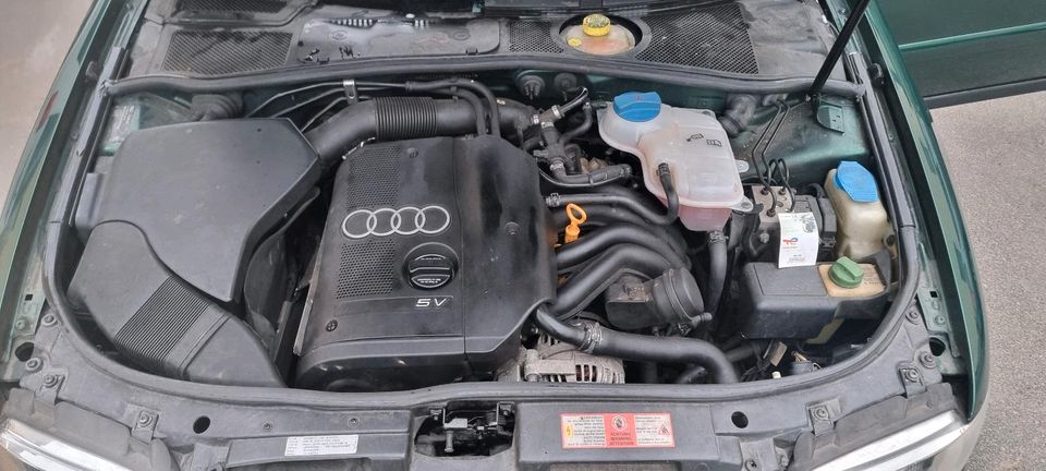 Audi A4 B5 1.8 Facelift Benziner in Wiesbaden